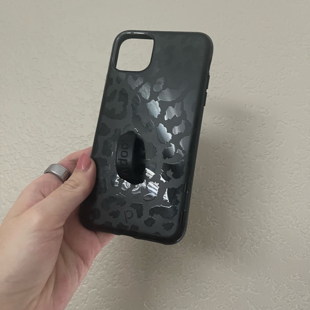 Loopy Case iPhone 11 Pro Max Black Leopard with Black loop